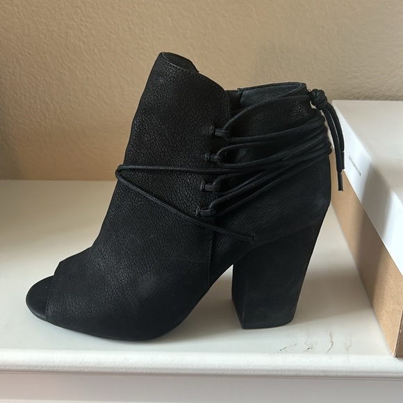 Jessica Simpson Remni booties, black size 9 - Picture 4 of 8